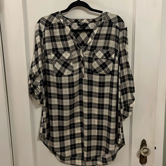 Torrid Harper Pullover Blouse (Women’s 0X) - Picture 2 of 9